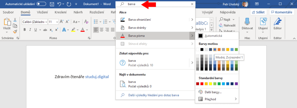 Na obrázku je aplikace Word se zvýrazněnou funkcí Microsoft Search v záhlaví okna aplikace.