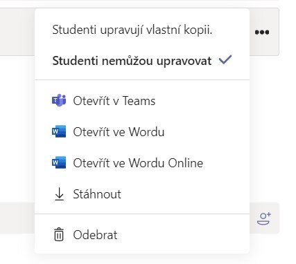 Na obrázku je snímek obrazovky s možnostmi u zdroje nového Zadání v Microsoft Teams s položkami Studenti upravují vlastní kopii a Studenti nemůžou upravovat.