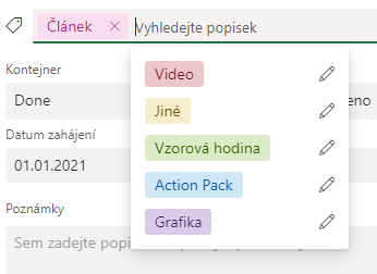 Na obrázku je náhled popisků, jejich barev a možností přejmenování nebo přiřazování k úkolům.