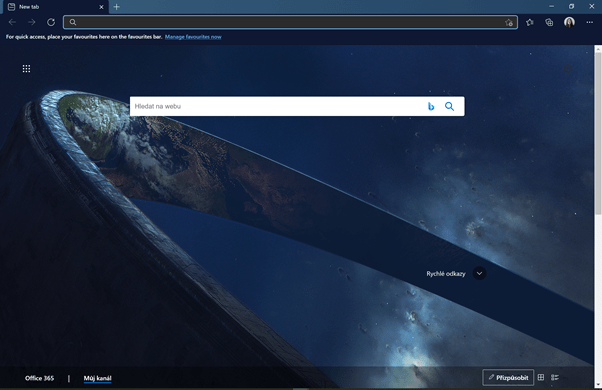 Na obrázku je ukázka motivu Halo na domovské stránce prohlížeče Microsoft Edge,